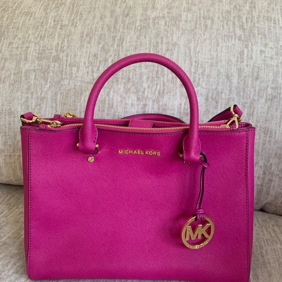 Michael Kors Satchel Fuschia - Picture 2 of 11